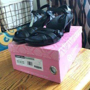 Aetrex Angela Black Strappy Heels size 7 / 38 Wide